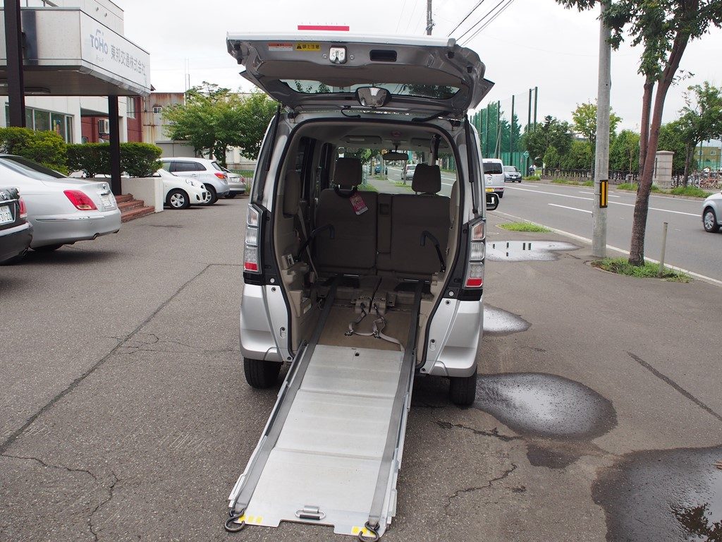 介護車両後部スロープ