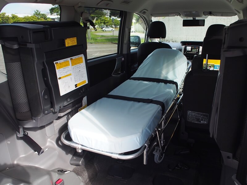 ストレッチャー乗車の様子