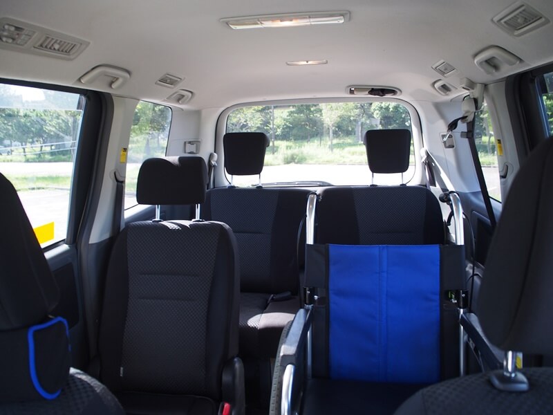 2列目シートに車いすを設置できる