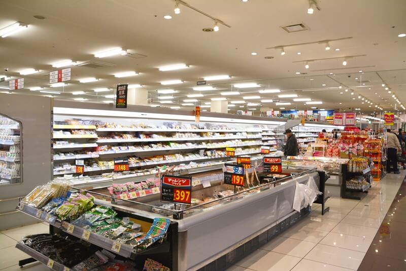 スーパーの店内
