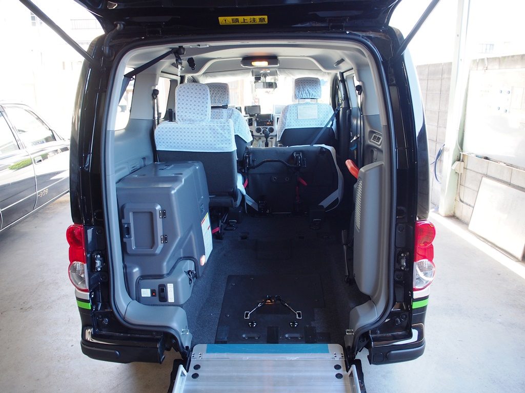 UDタクシー車内