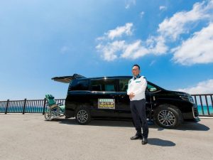 車両とドライバーの花城さん