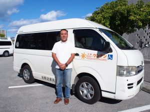 車両とドライバーの運天さん