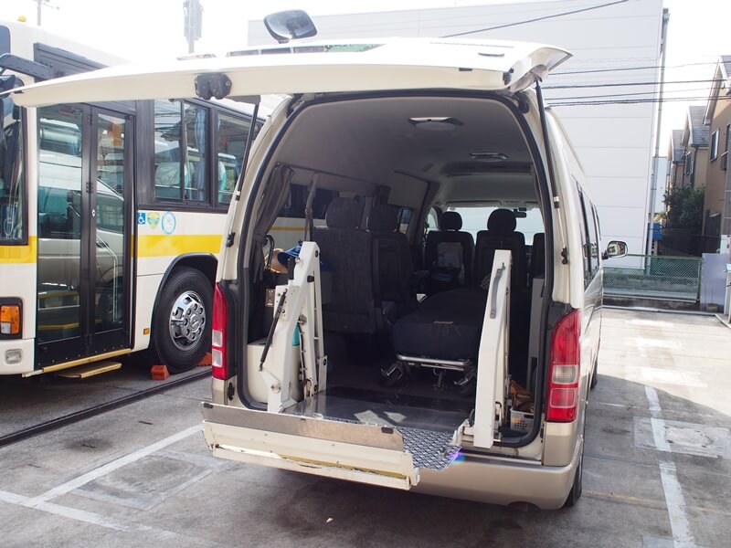 介護車両後部リフト