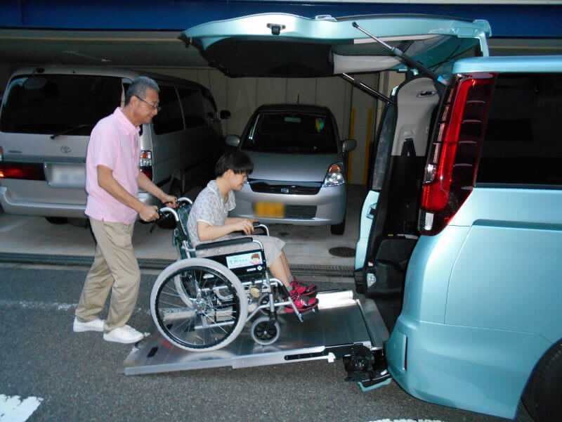 車いす乗車介助