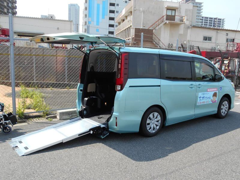 介護車両ノア後部スロープ