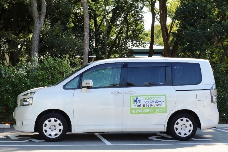 ヴォクシーの横向き外観