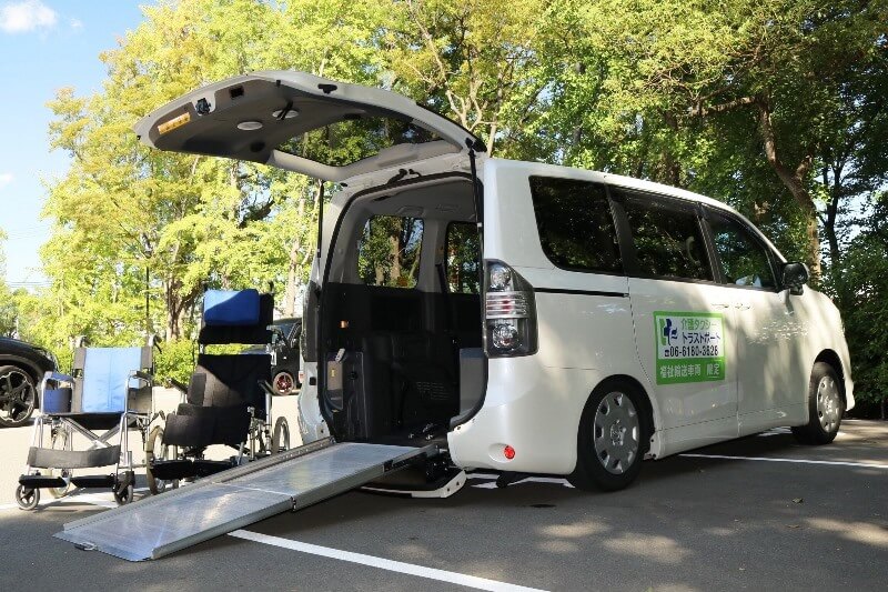 ヴォクシー後部スロープと機材