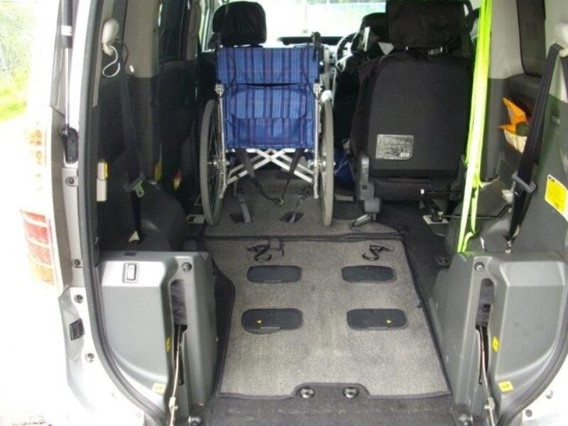 車いす乗車時の車内