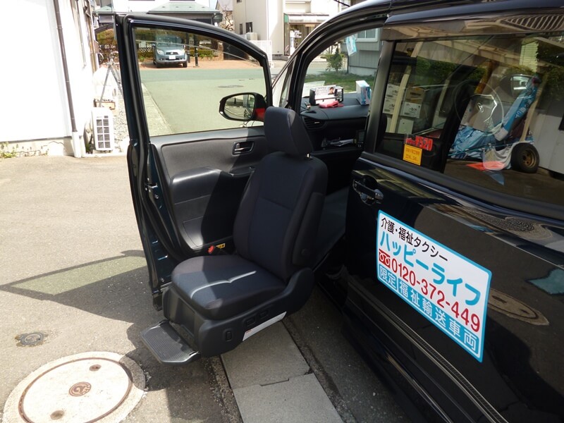 助手席リフトアップシート