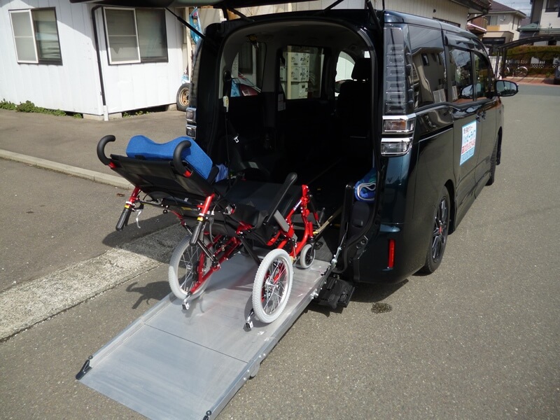 車両後部スロープ