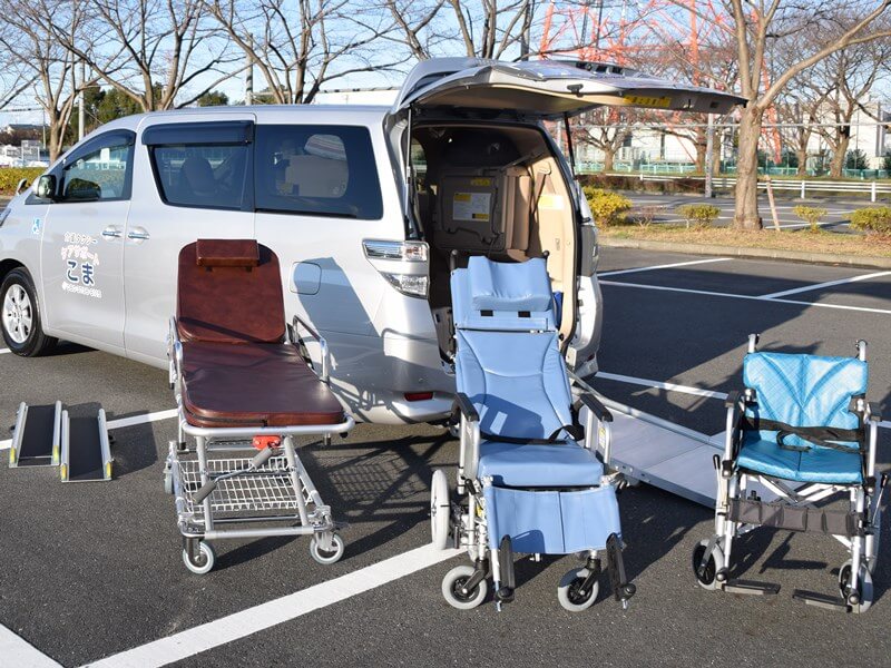 介護車両と車いす、リクライニング車いす、ストレッチャー