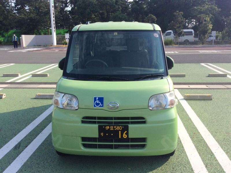 ダイハツ・タント助手席回転シート