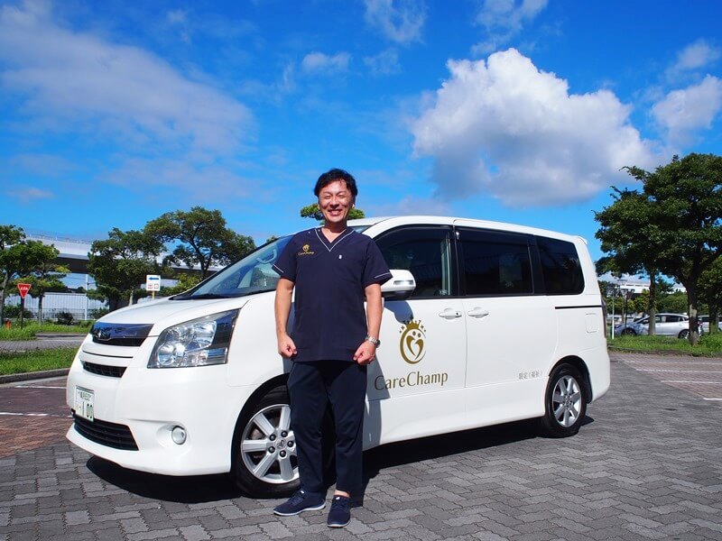 ドライバーの崎尾さん