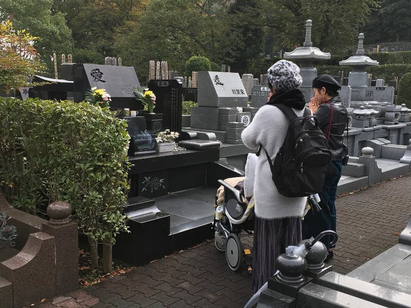 お墓参り同行の様子