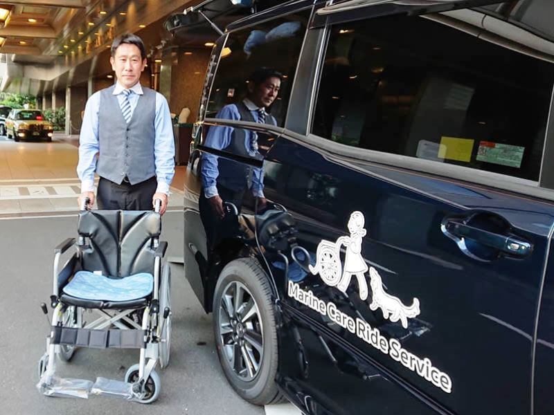 車体ロゴと介助イメージ