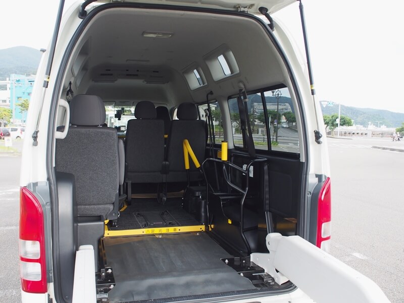 車いす2台＋最大7名まで乗車可能