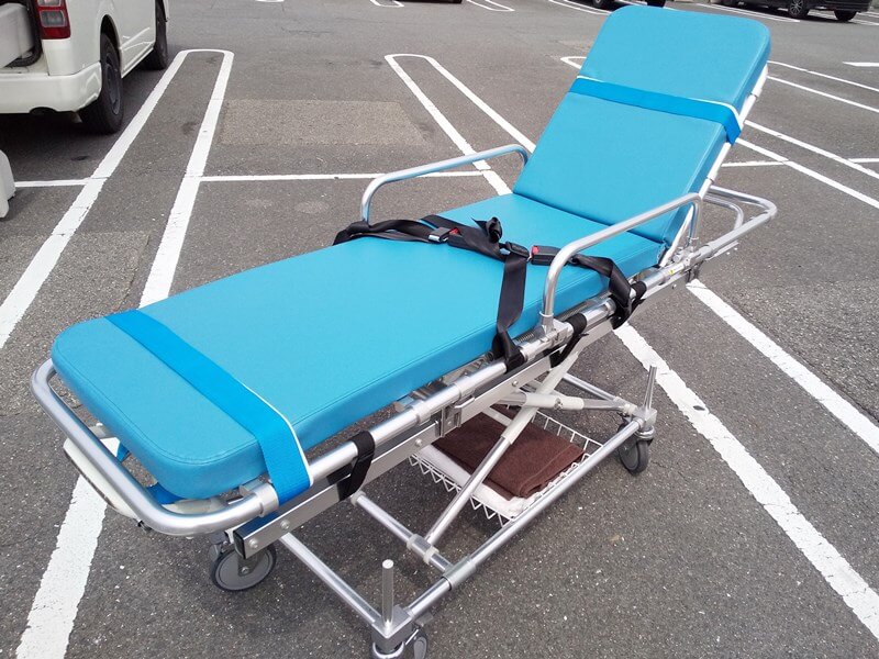 リクライニング車椅子