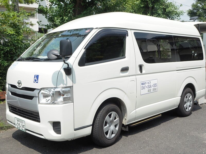 介護車両ハイエース左側