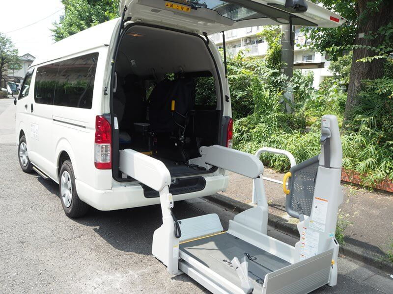 車両後部リフト