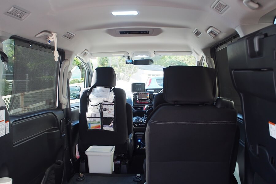 エスクァイアの車内