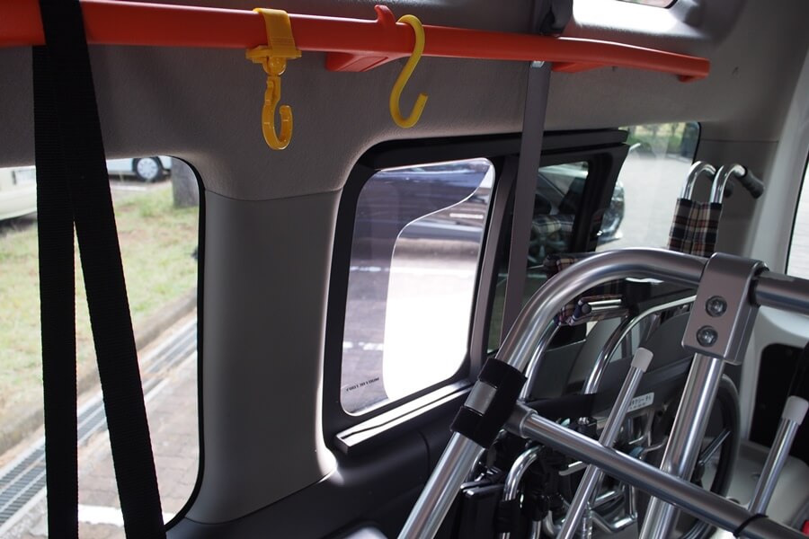 車内から見た空調バイザー