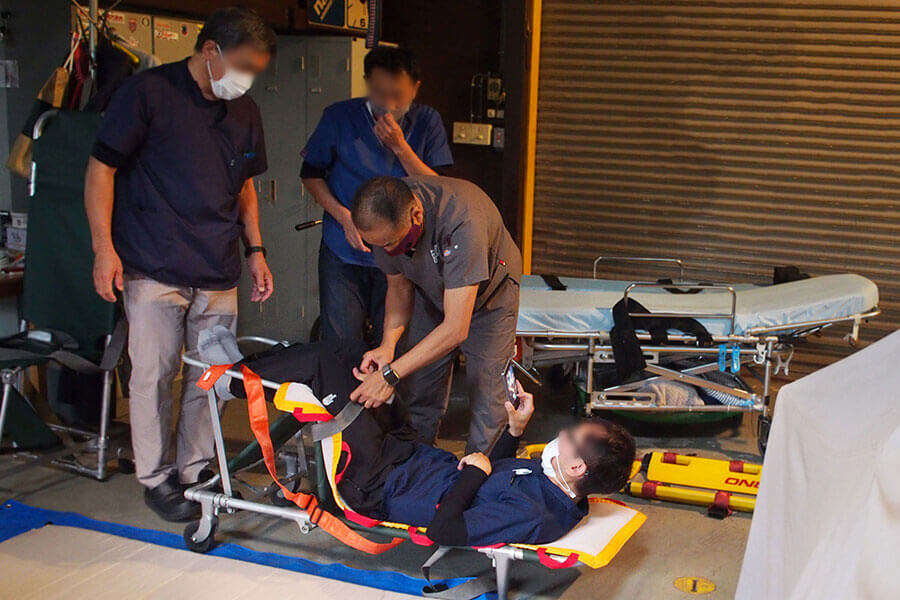 コンビネーションストレッチャーを使用