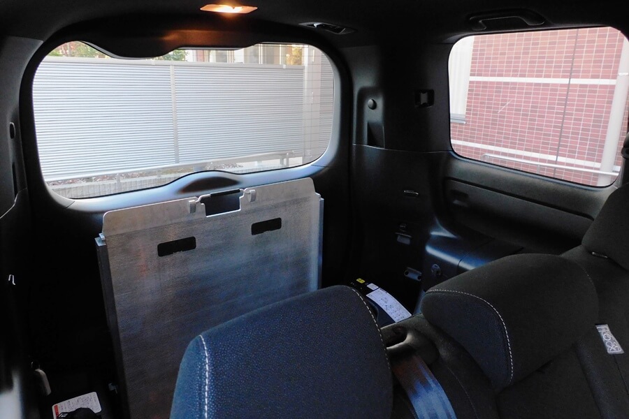 エスクァイア車内