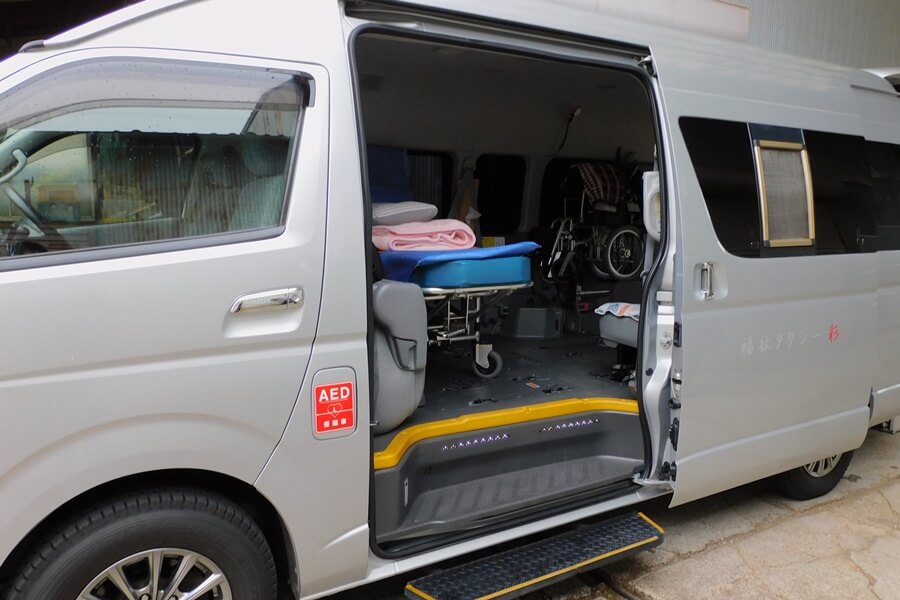 ハイエース2号車の車内