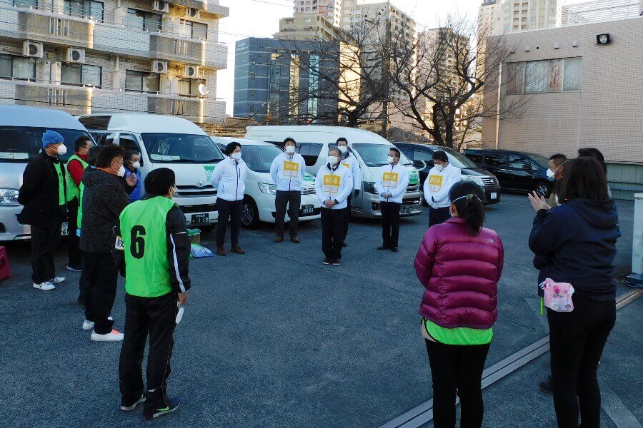 搬送前のミーティング