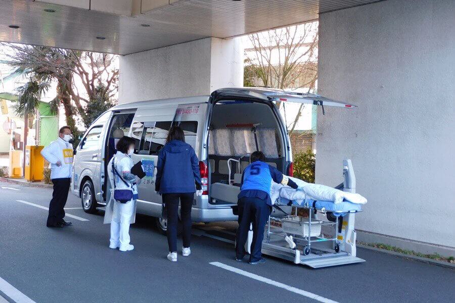 看護師同乗で搬送