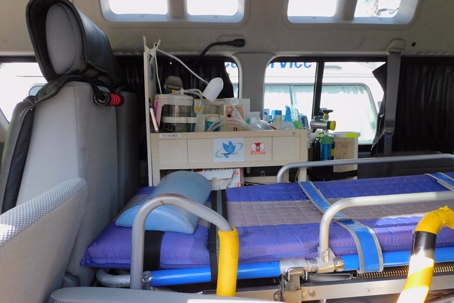 ハイエース車内